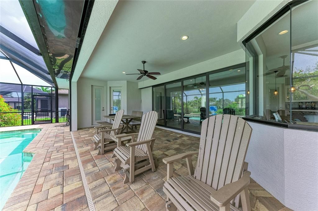 Activo con contrato: $625,000 (3 camas, 2 baños, 2349 Pies cuadrados)