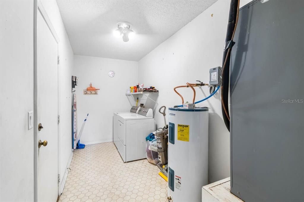 En Venta: $159,900 (2 camas, 2 baños, 1403 Pies cuadrados)