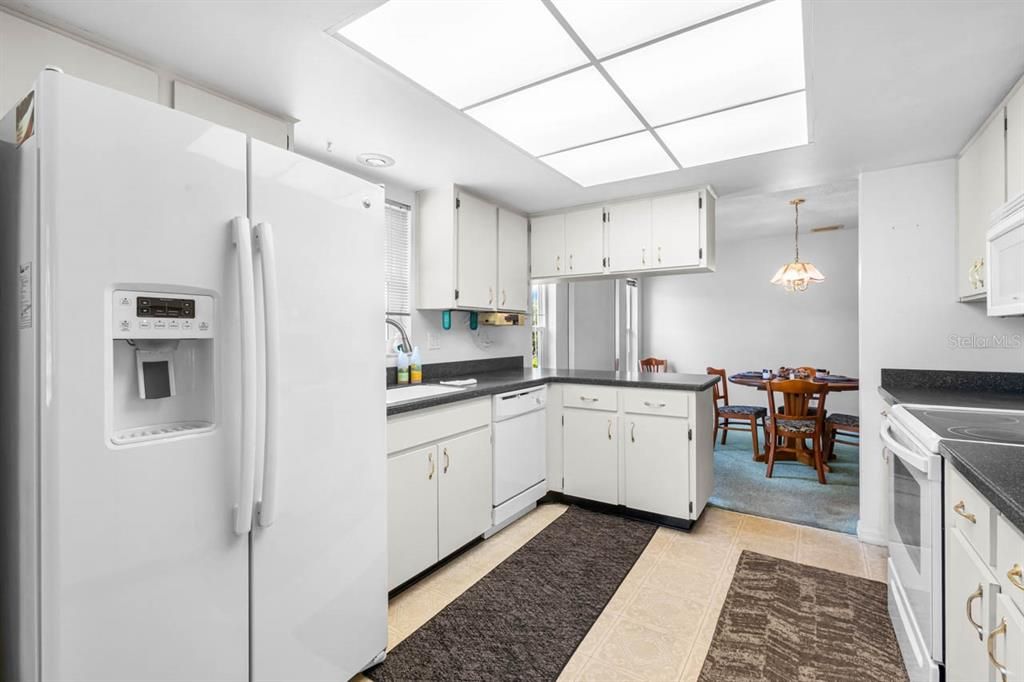 En Venta: $159,900 (2 camas, 2 baños, 1403 Pies cuadrados)