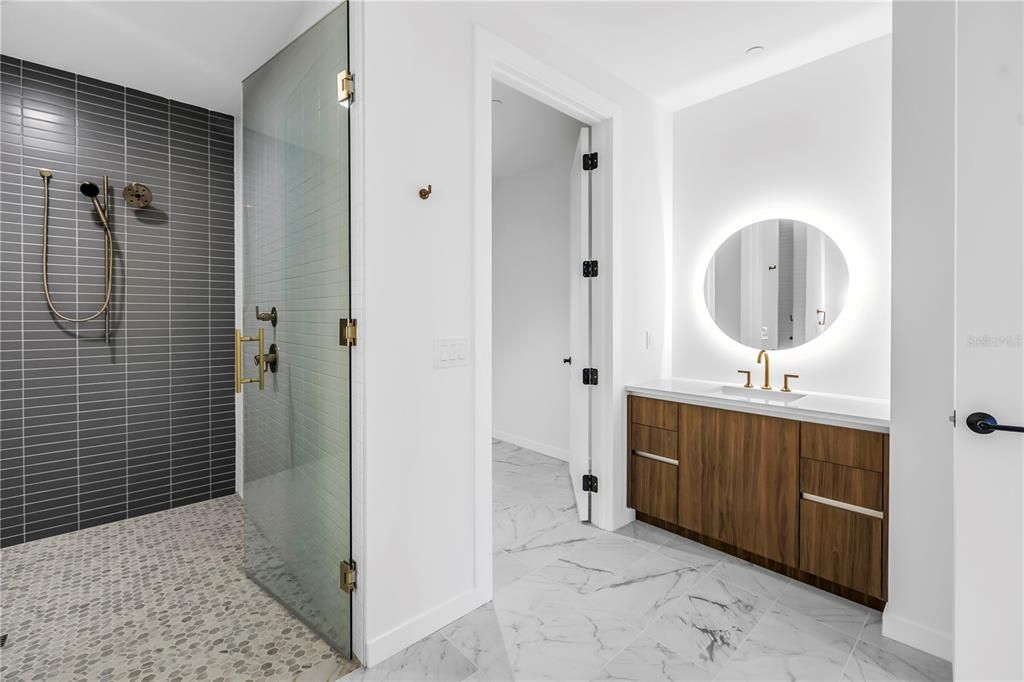 En Venta: $1,525,000 (2 camas, 2 baños, 1753 Pies cuadrados)