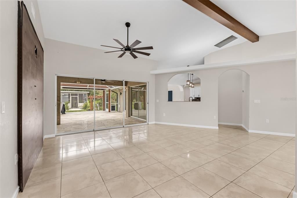 En Venta: $840,000 (3 camas, 2 baños, 2106 Pies cuadrados)