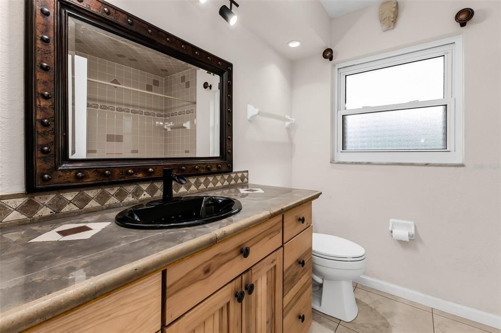 En Venta: $840,000 (3 camas, 2 baños, 2106 Pies cuadrados)