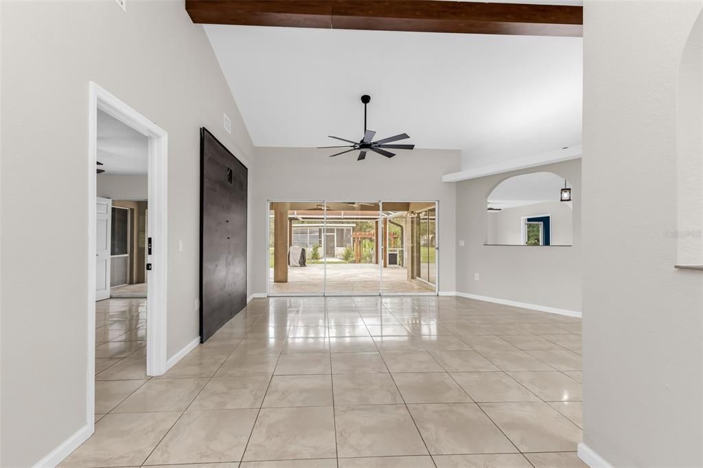 En Venta: $840,000 (3 camas, 2 baños, 2106 Pies cuadrados)