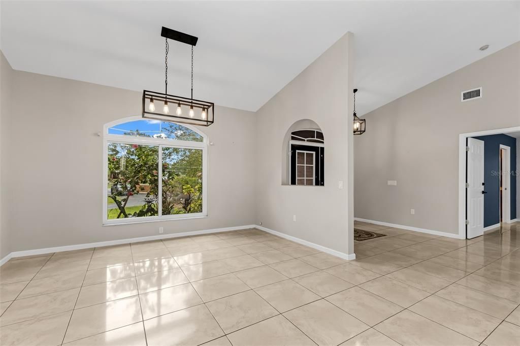 En Venta: $840,000 (3 camas, 2 baños, 2106 Pies cuadrados)