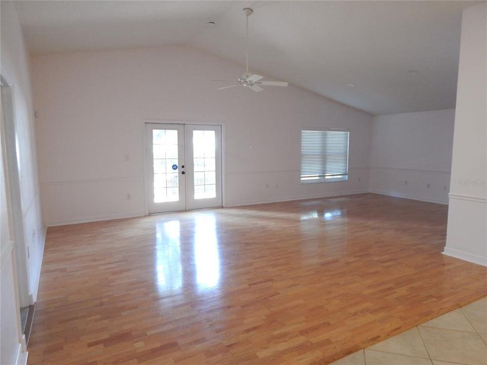 В аренду: $2,995 (3 спален, 2 ванн, 2004 Квадратных фут)