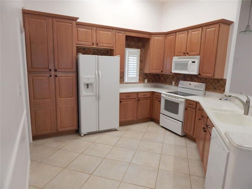 В аренду: $2,995 (3 спален, 2 ванн, 2004 Квадратных фут)