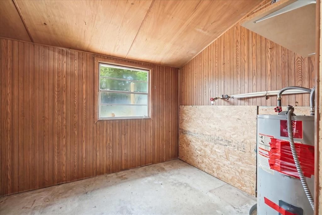 На продажу: $350,000 (2 спален, 1 ванн, 832 Квадратных фут)