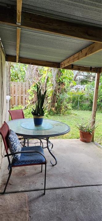 For Rent: $1,300 (2 beds, 1 baths, 850 Square Feet)