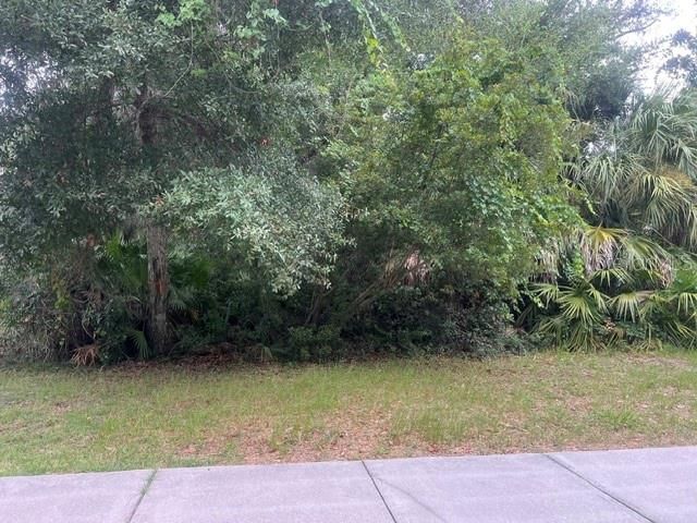 Vendido Recientemente: $190,000 (0.21 acres)