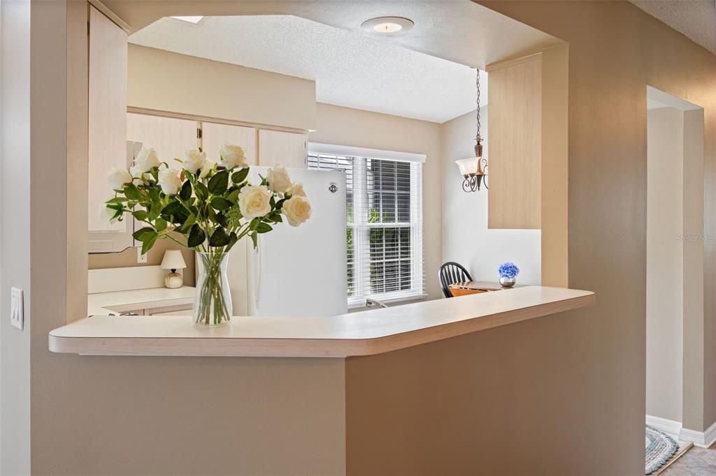 For Sale: $239,900 (2 beds, 2 baths, 1293 Square Feet)