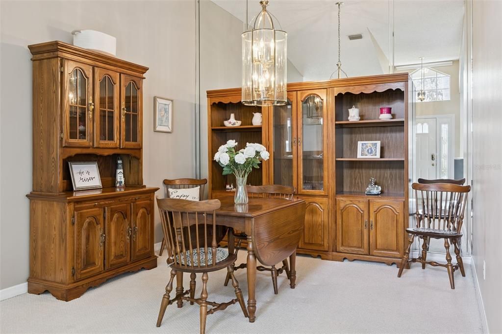 For Sale: $239,900 (2 beds, 2 baths, 1293 Square Feet)