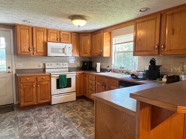 For Sale: $169,900 (2 beds, 2 baths, 1132 Square Feet)