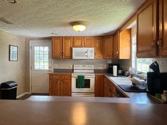 For Sale: $169,900 (2 beds, 2 baths, 1132 Square Feet)