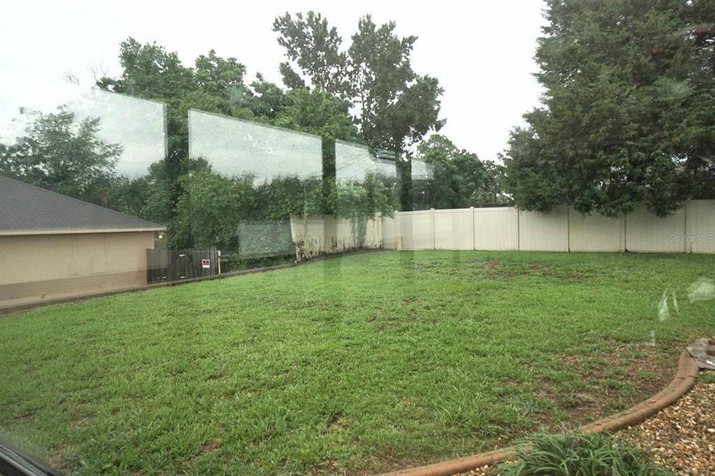 For Sale: $249,995 (2 beds, 2 baths, 1074 Square Feet)