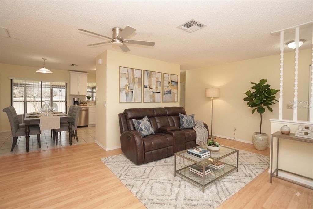 For Sale: $249,995 (2 beds, 2 baths, 1074 Square Feet)