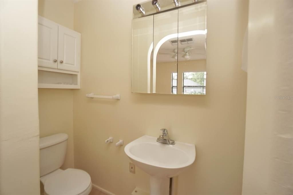 For Sale: $249,995 (2 beds, 2 baths, 1074 Square Feet)