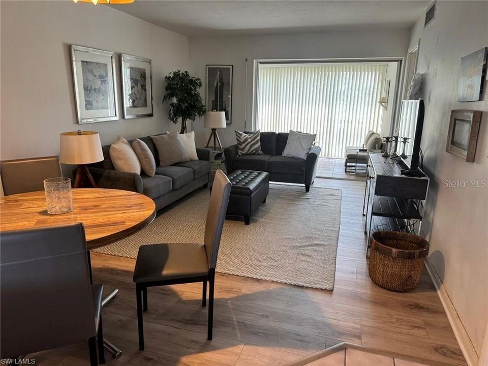 For Rent: $3,500 (2 beds, 2 baths, 950 Square Feet)