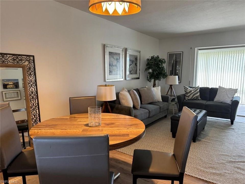 For Rent: $3,500 (2 beds, 2 baths, 950 Square Feet)