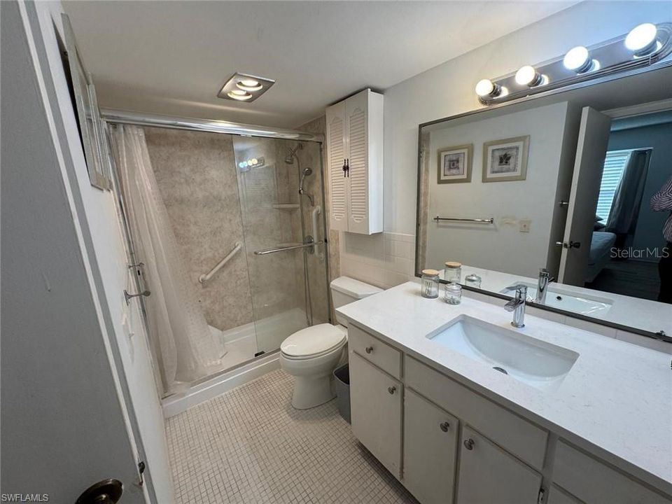 For Rent: $3,500 (2 beds, 2 baths, 950 Square Feet)