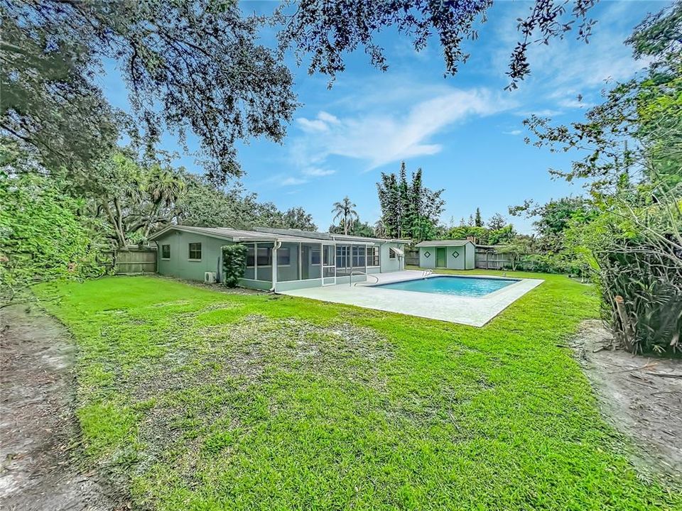 Activo con contrato: $700,000 (4 camas, 2 baños, 1756 Pies cuadrados)