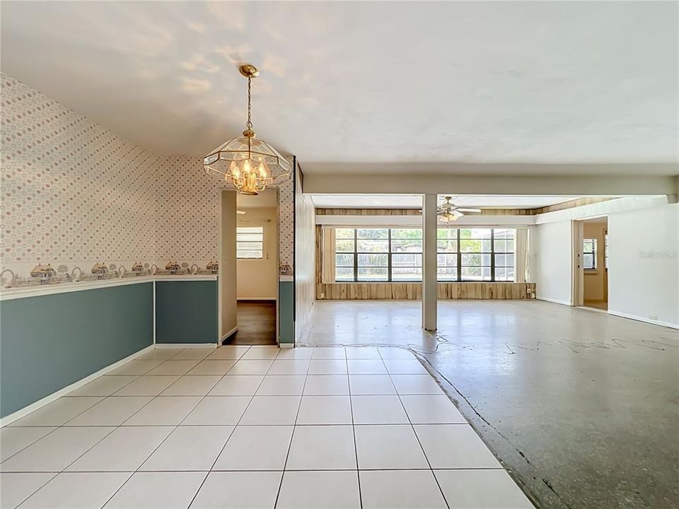Activo con contrato: $700,000 (4 camas, 2 baños, 1756 Pies cuadrados)