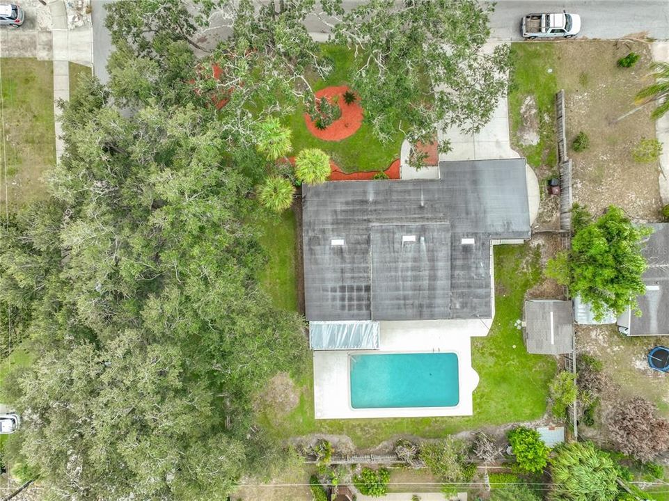 Activo con contrato: $700,000 (4 camas, 2 baños, 1756 Pies cuadrados)