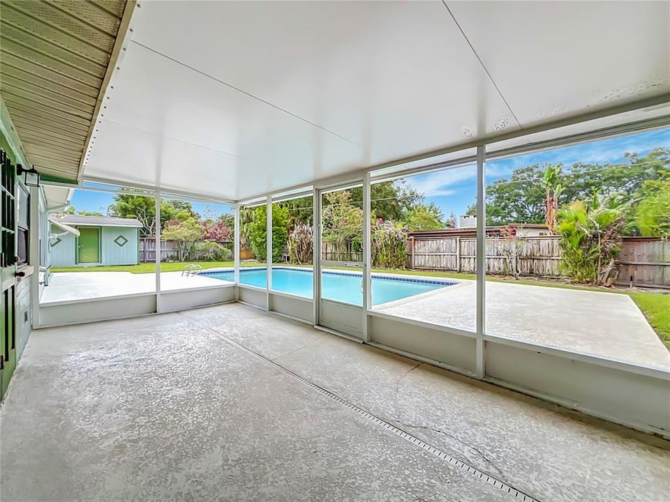 Activo con contrato: $700,000 (4 camas, 2 baños, 1756 Pies cuadrados)