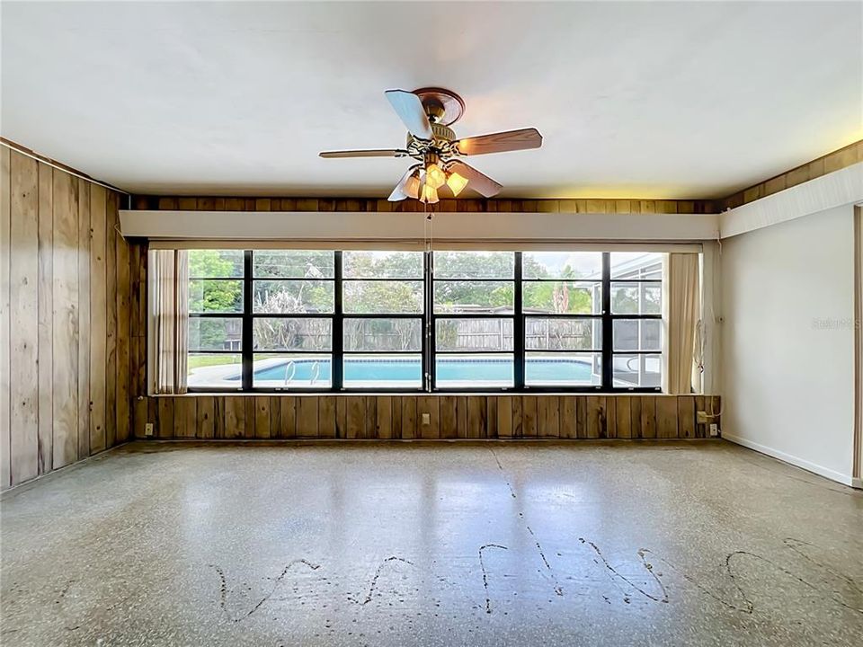 Activo con contrato: $700,000 (4 camas, 2 baños, 1756 Pies cuadrados)