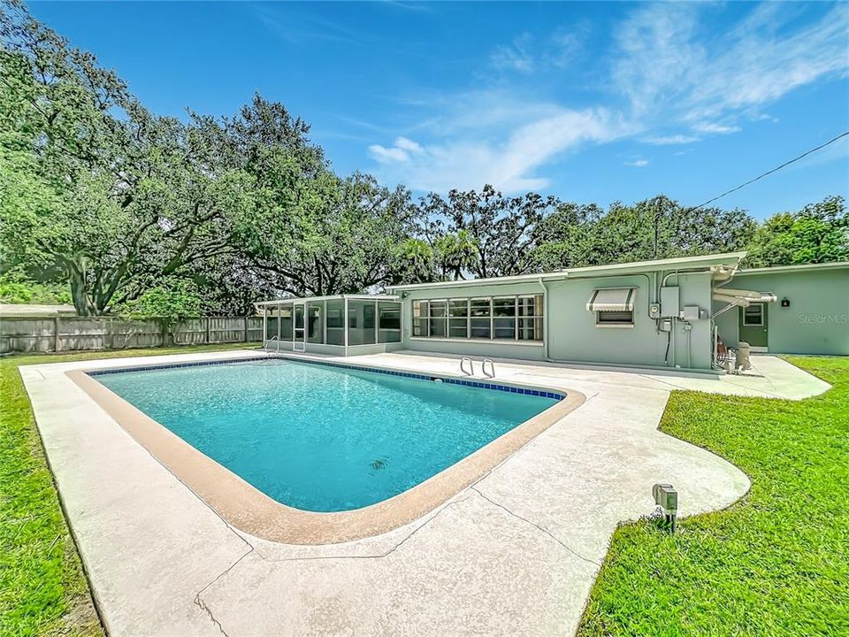 Activo con contrato: $700,000 (4 camas, 2 baños, 1756 Pies cuadrados)