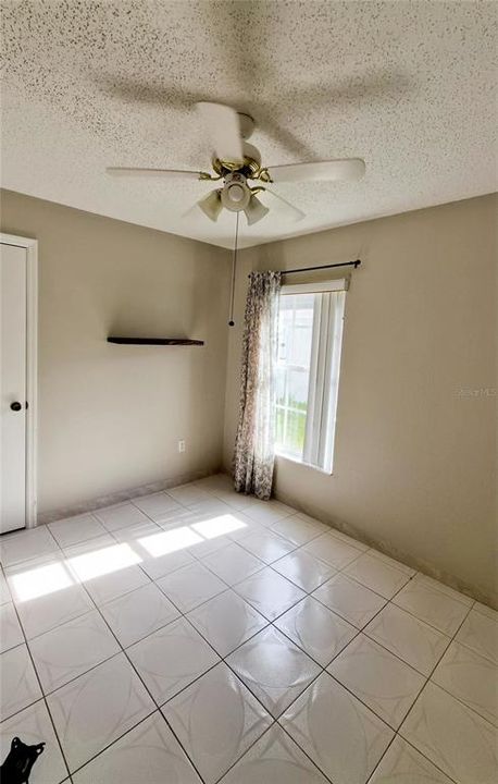 Activo con contrato: $349,000 (3 camas, 2 baños, 1304 Pies cuadrados)
