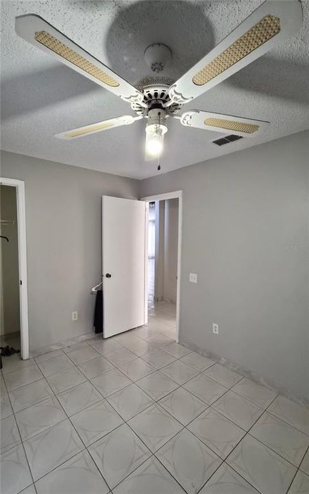 Activo con contrato: $349,000 (3 camas, 2 baños, 1304 Pies cuadrados)