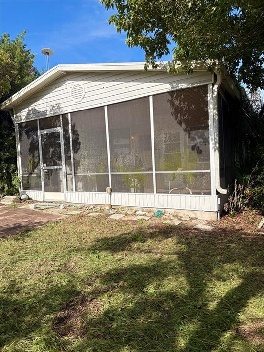 For Sale: $62,500 (1 beds, 1 baths, 660 Square Feet)