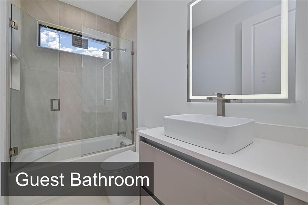 For Sale: $750,000 (3 beds, 3 baths, 1900 Square Feet)