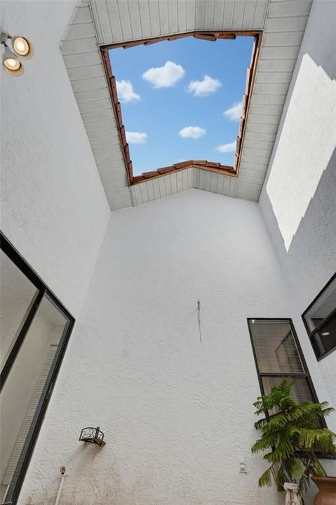 For Sale: $389,999 (2 beds, 2 baths, 1698 Square Feet)