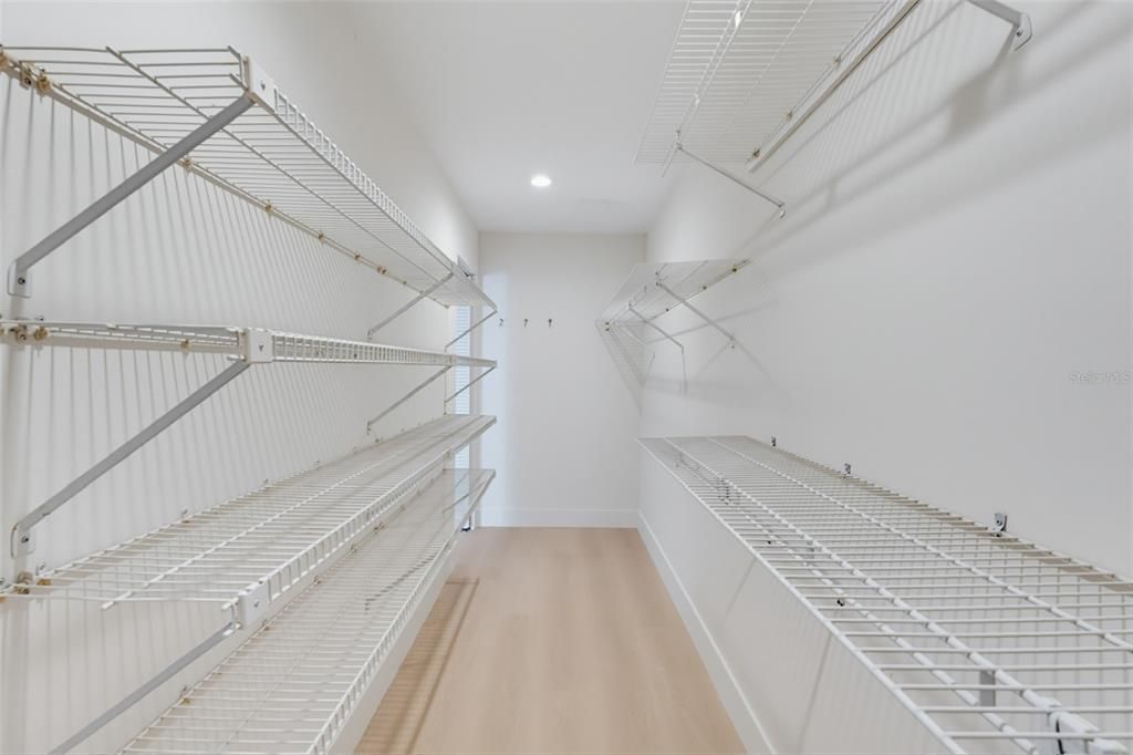 For Sale: $389,999 (2 beds, 2 baths, 1698 Square Feet)