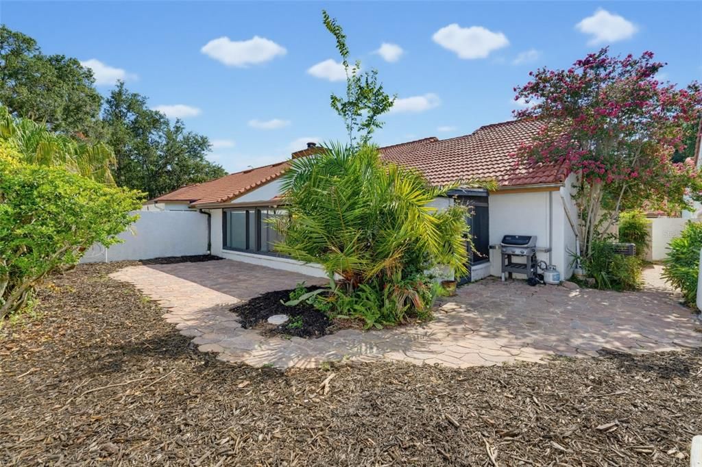 For Sale: $389,999 (2 beds, 2 baths, 1698 Square Feet)