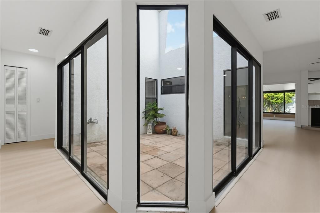 For Sale: $389,999 (2 beds, 2 baths, 1698 Square Feet)