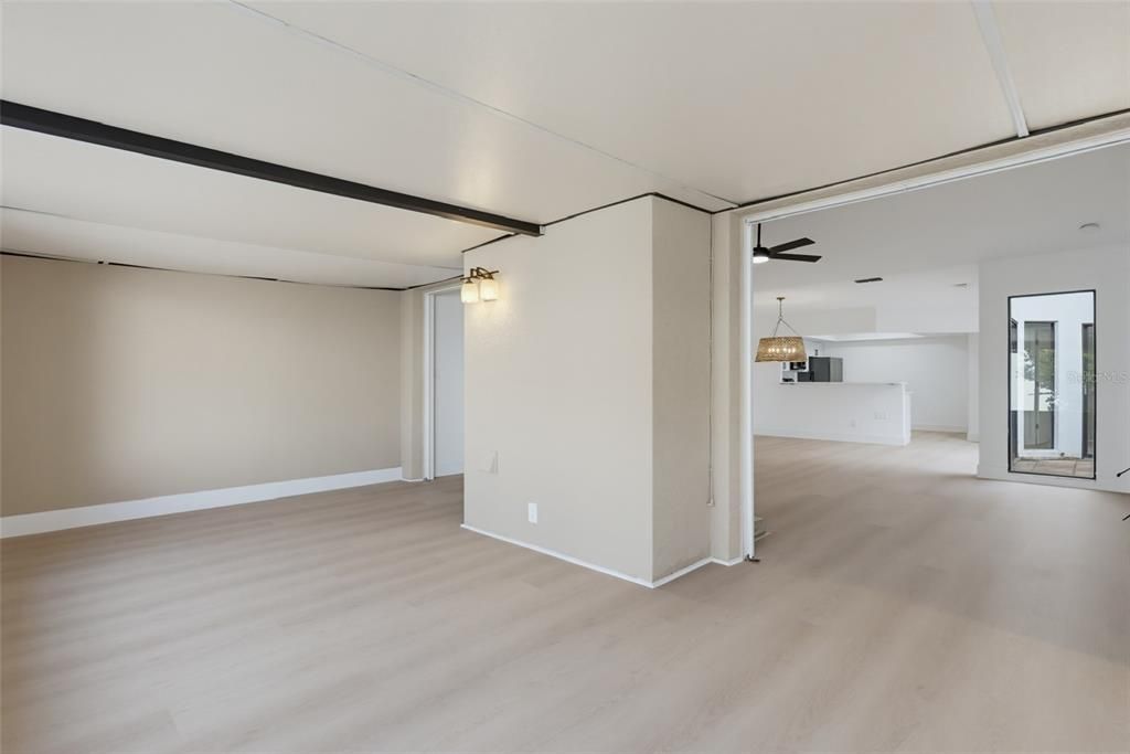 For Sale: $389,999 (2 beds, 2 baths, 1698 Square Feet)