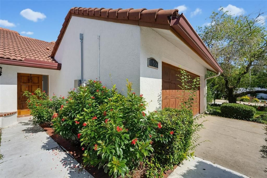 For Sale: $389,999 (2 beds, 2 baths, 1698 Square Feet)