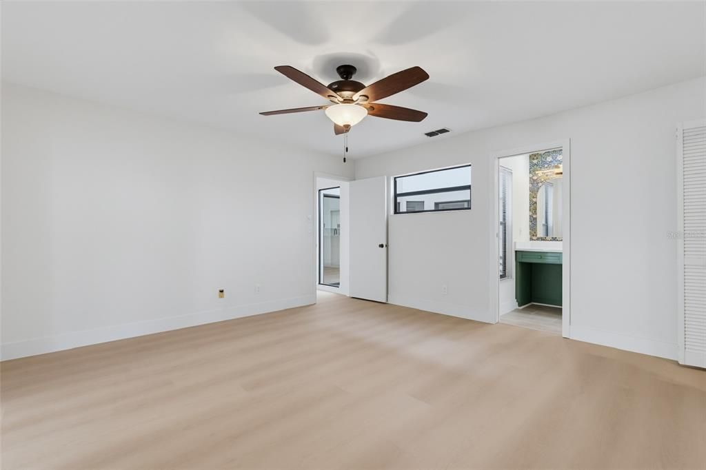 For Sale: $389,999 (2 beds, 2 baths, 1698 Square Feet)
