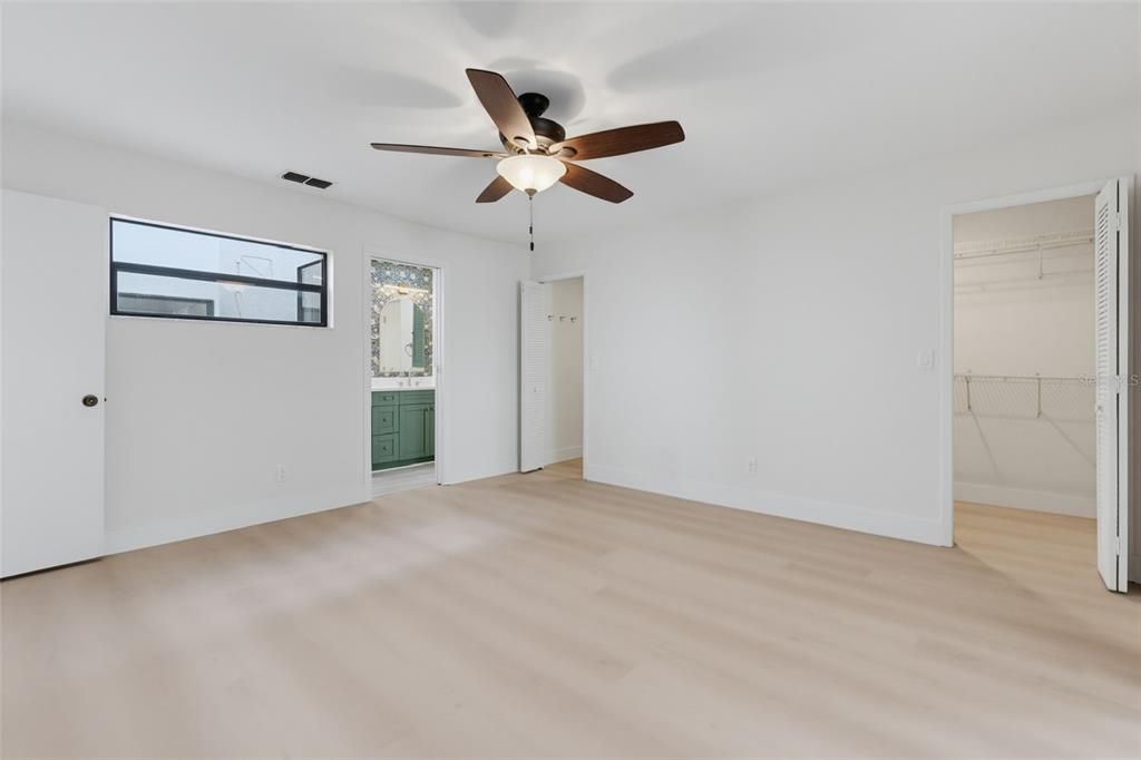 For Sale: $389,999 (2 beds, 2 baths, 1698 Square Feet)
