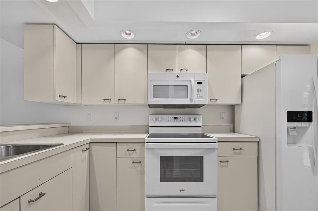 Activo con contrato: $195,000 (2 camas, 2 baños, 1211 Pies cuadrados)