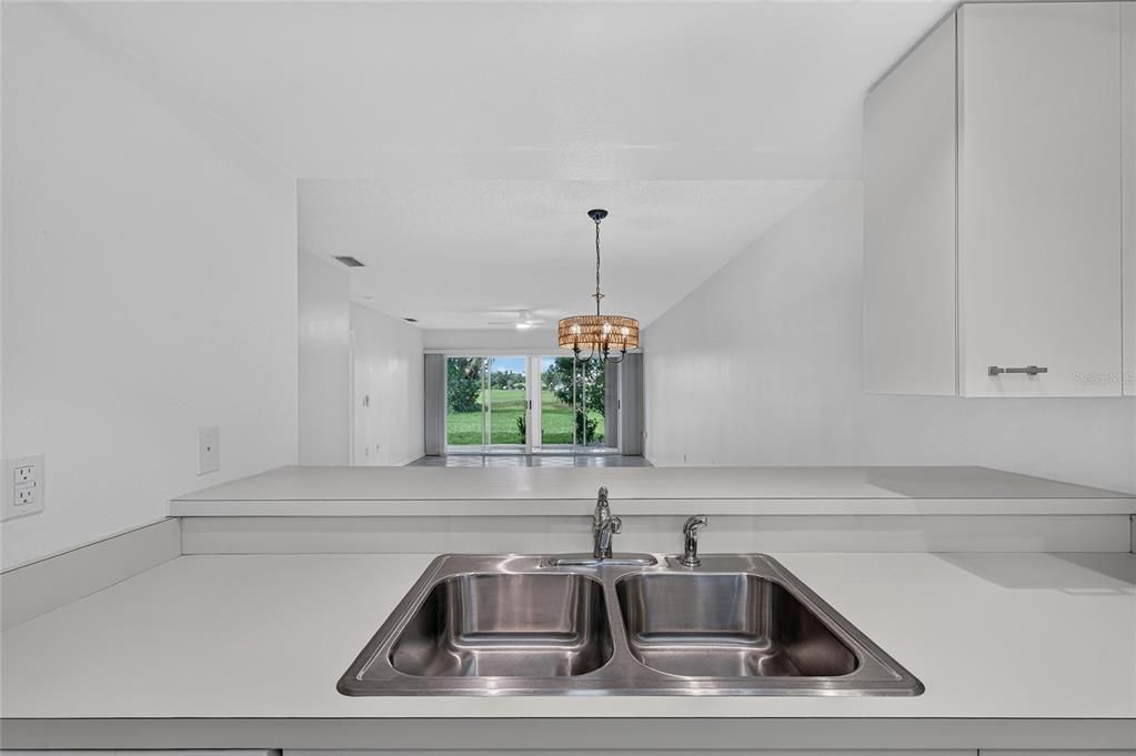 Activo con contrato: $195,000 (2 camas, 2 baños, 1211 Pies cuadrados)