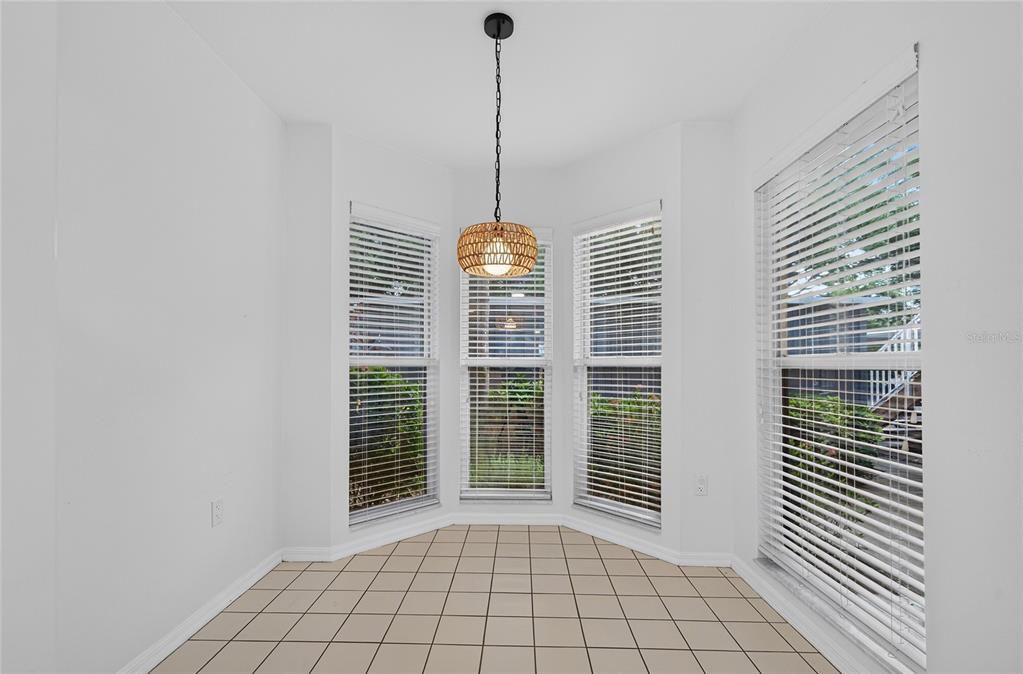 Activo con contrato: $195,000 (2 camas, 2 baños, 1211 Pies cuadrados)