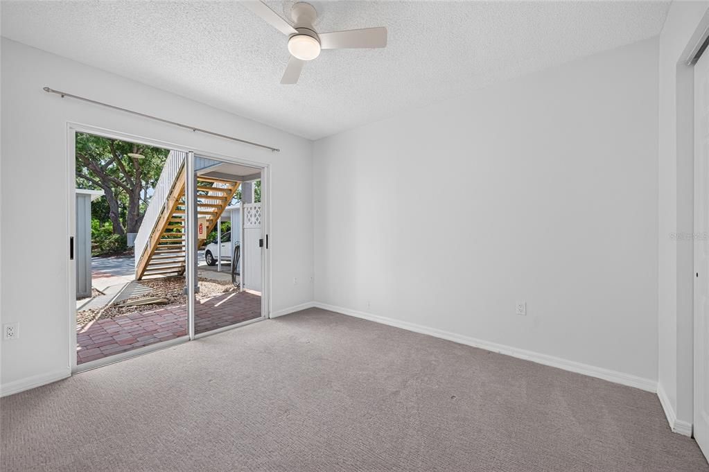 Activo con contrato: $195,000 (2 camas, 2 baños, 1211 Pies cuadrados)