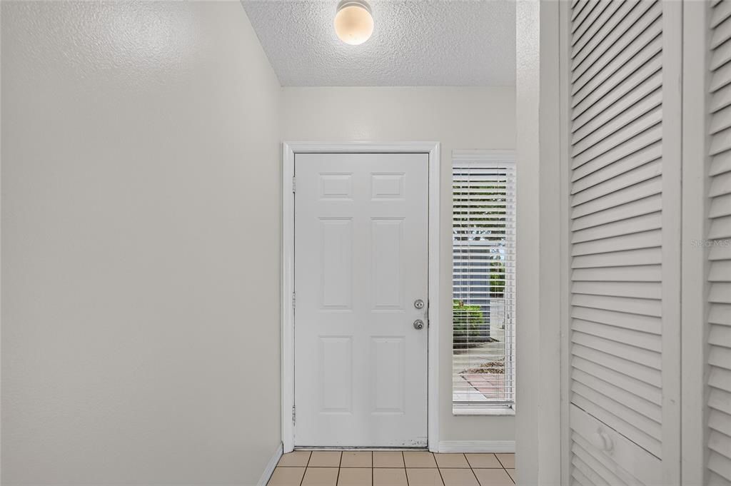 Activo con contrato: $195,000 (2 camas, 2 baños, 1211 Pies cuadrados)