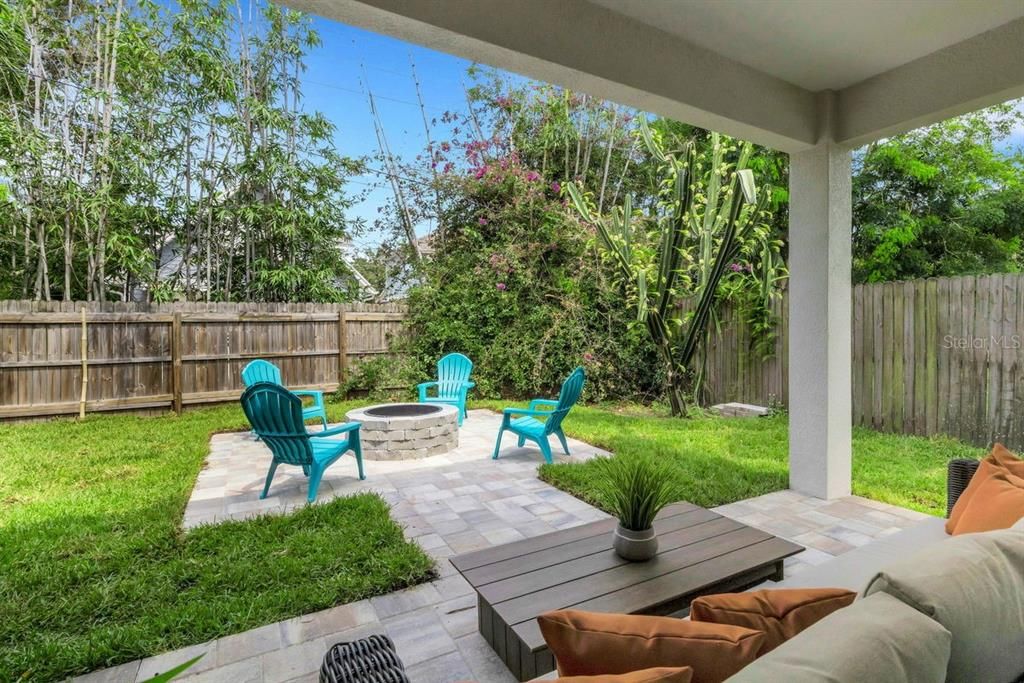 En Venta: $1,350,000 (3 camas, 2 baños, 1960 Pies cuadrados)