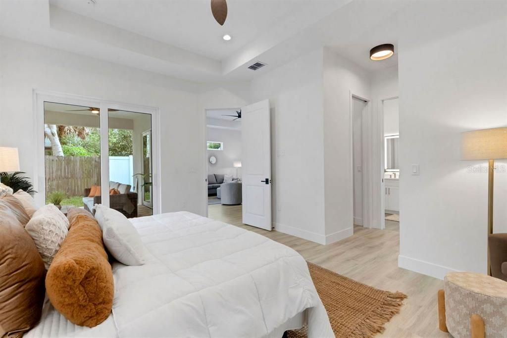 En Venta: $1,350,000 (3 camas, 2 baños, 1960 Pies cuadrados)