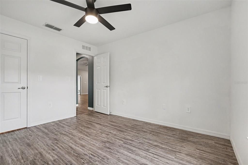 For Sale: $349,900 (3 beds, 2 baths, 1786 Square Feet)
