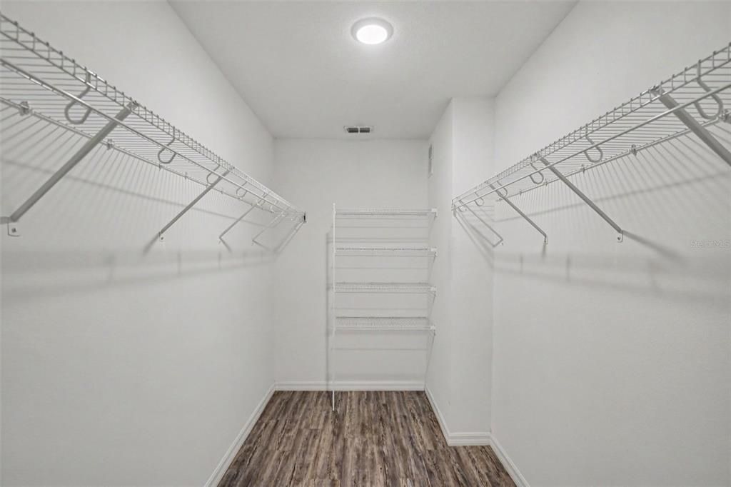 For Sale: $349,900 (3 beds, 2 baths, 1786 Square Feet)